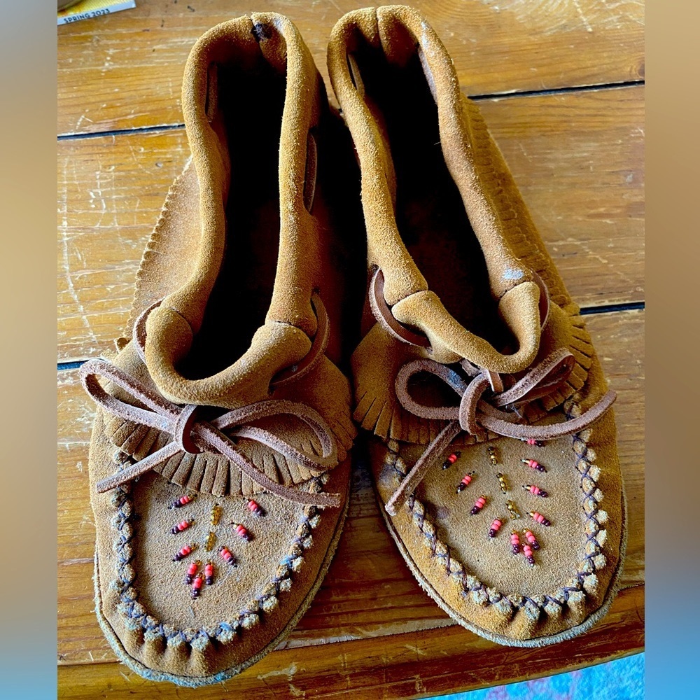 Chief Canada Moccasin Slippers Size 7